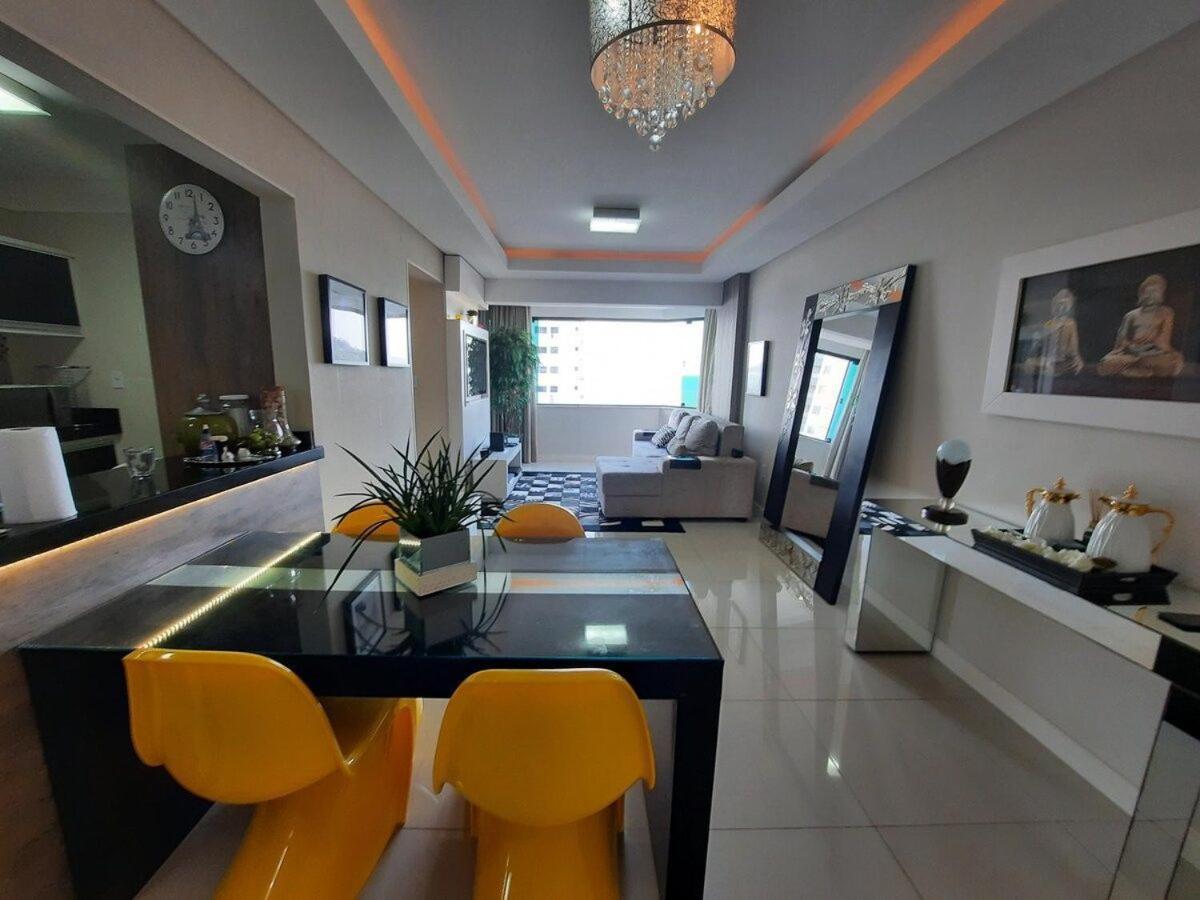 3 Suites Linda Vista Da Orla De Bc A 50M Da Praia - Somente Familiares Balneário Camboriú Exteriér fotografie