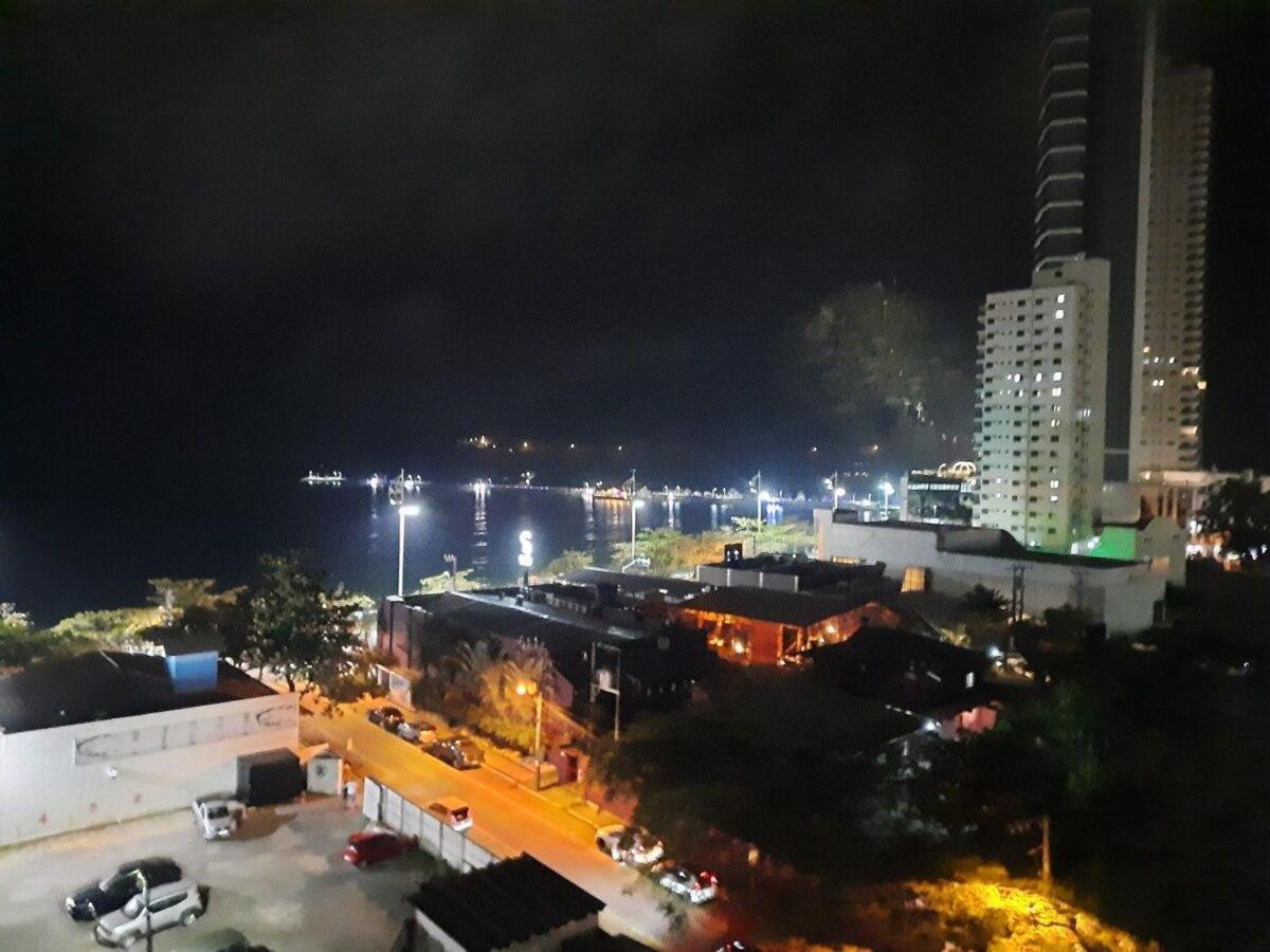 3 Suites Linda Vista Da Orla De Bc A 50M Da Praia - Somente Familiares Balneário Camboriú Exteriér fotografie