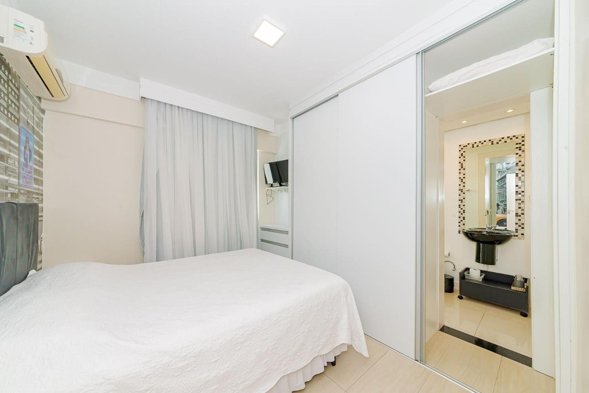 3 Suites Linda Vista Da Orla De Bc A 50M Da Praia - Somente Familiares Balneário Camboriú Exteriér fotografie