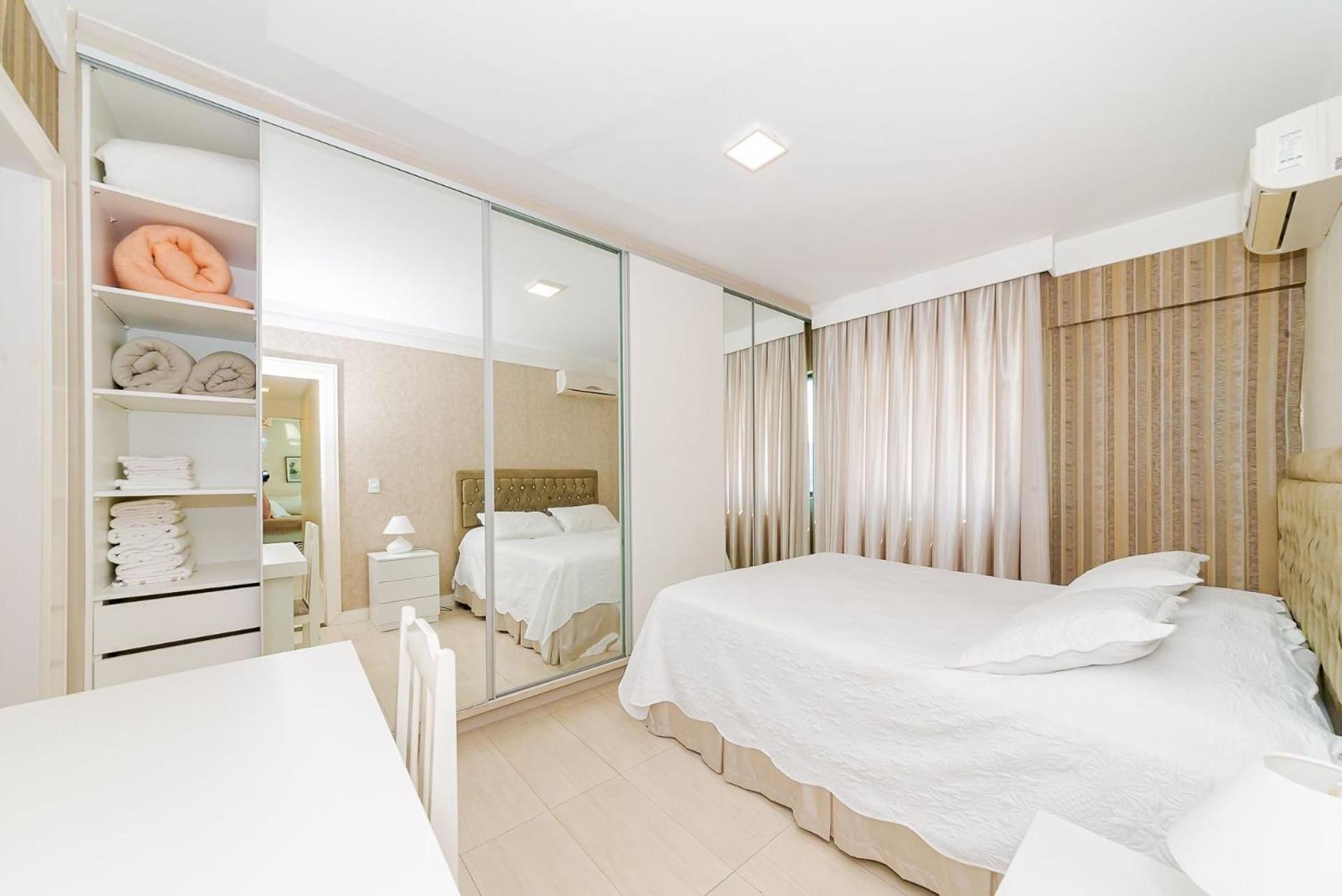 3 Suites Linda Vista Da Orla De Bc A 50M Da Praia - Somente Familiares Balneário Camboriú Exteriér fotografie