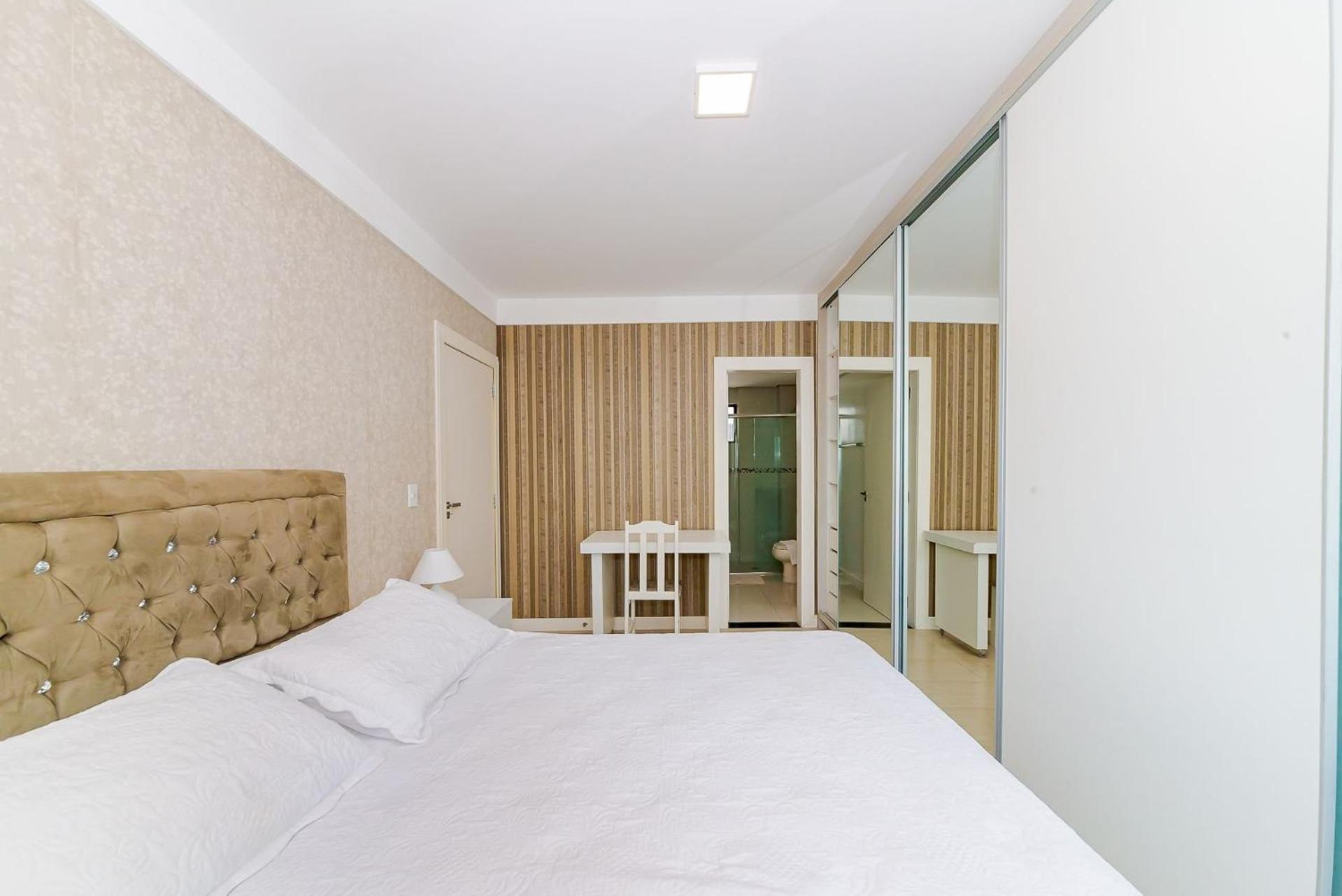 3 Suites Linda Vista Da Orla De Bc A 50M Da Praia - Somente Familiares Balneário Camboriú Exteriér fotografie