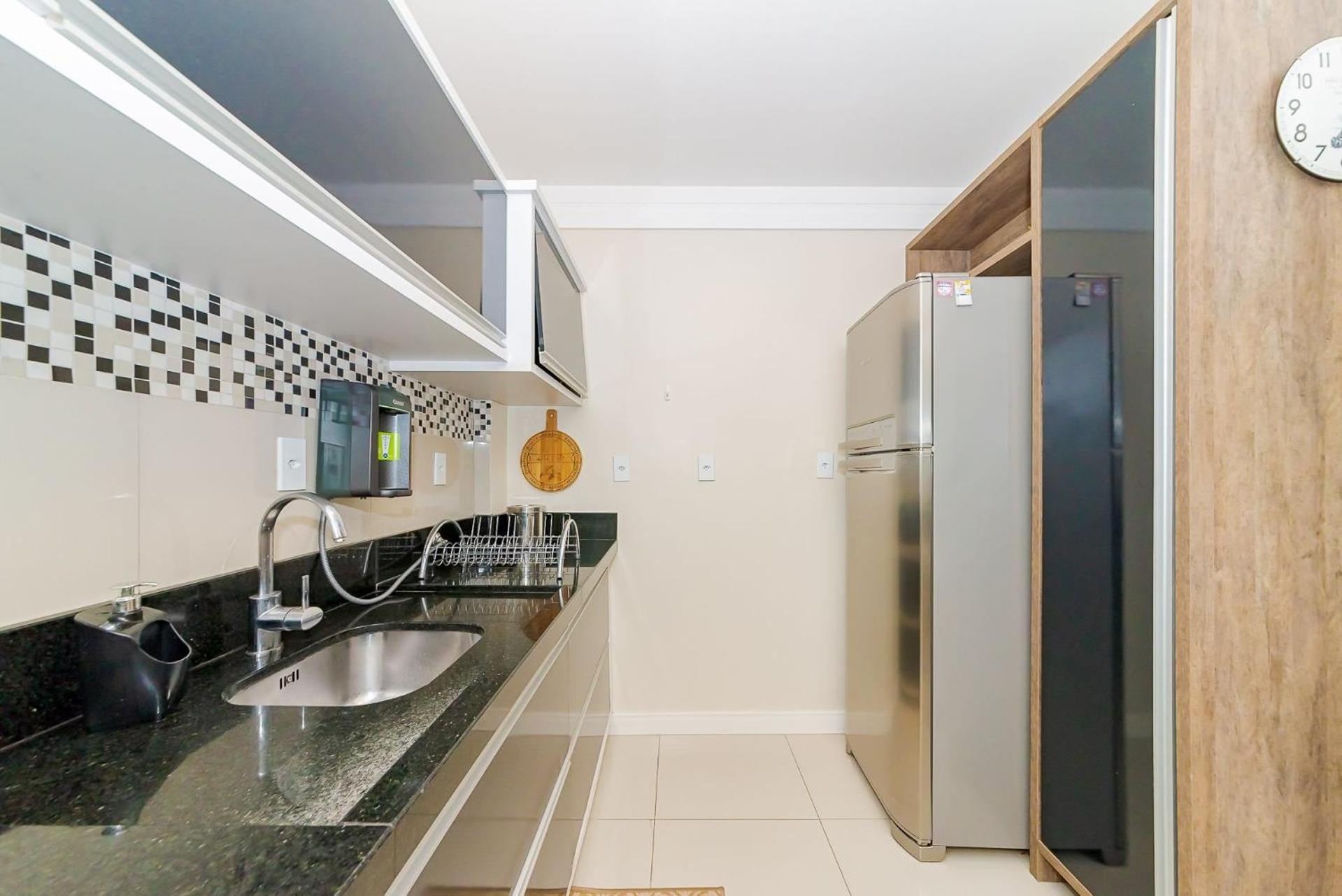 3 Suites Linda Vista Da Orla De Bc A 50M Da Praia - Somente Familiares Balneário Camboriú Exteriér fotografie